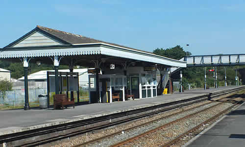 The platform at Par Railway Station